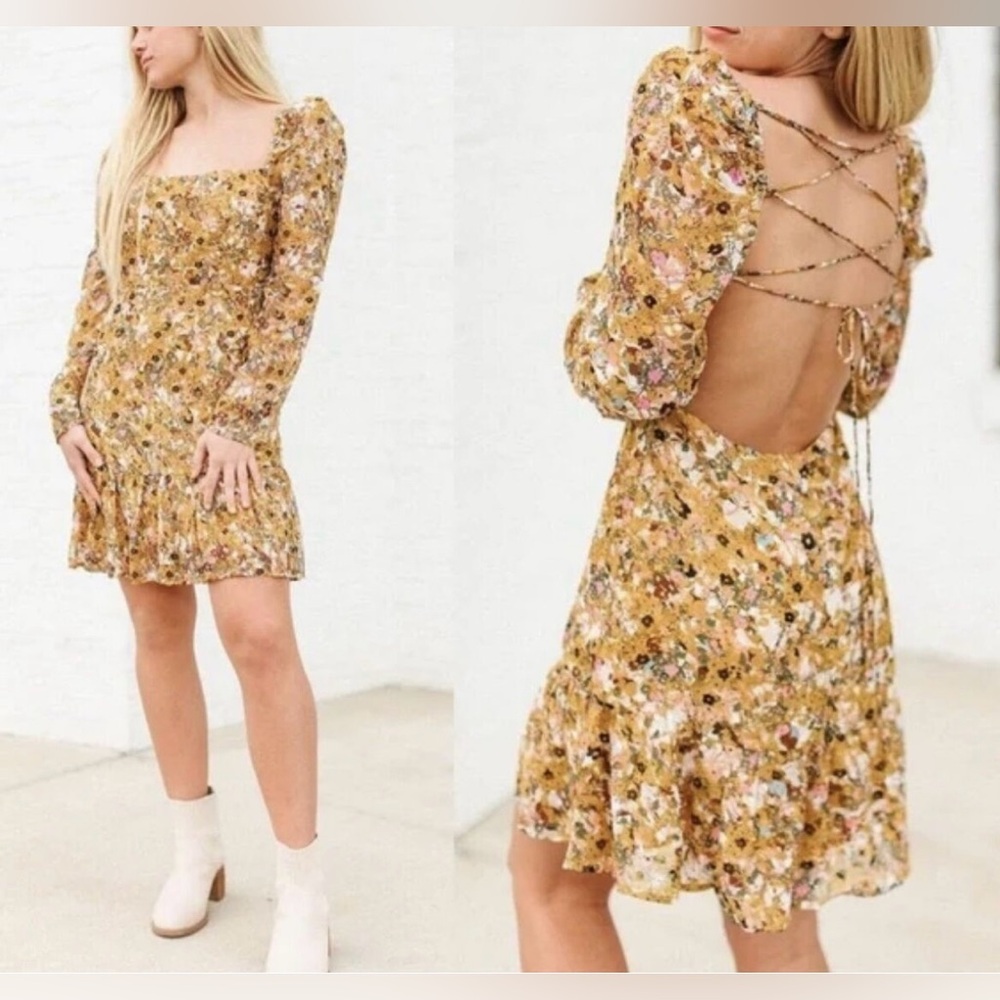Lush Long Sleeve/Backless Floral Dress